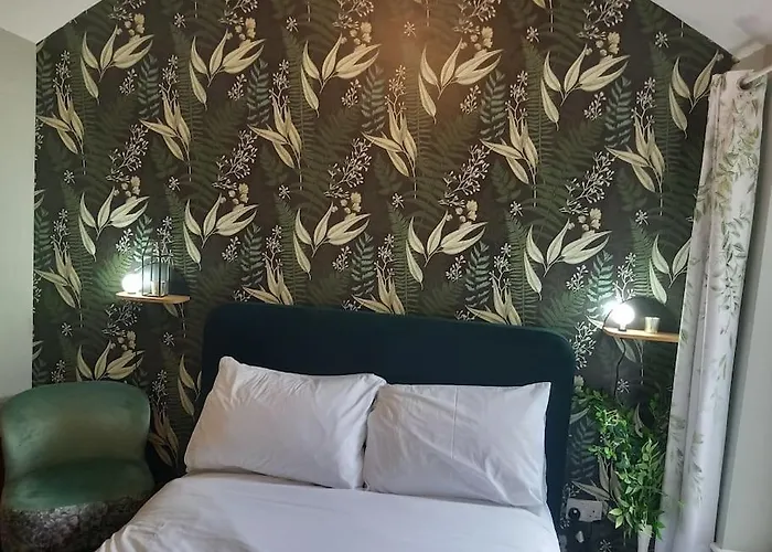 The Nook- Cotswold Guest Room